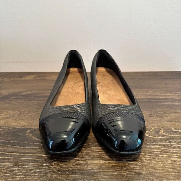 Clark Kesha Rose low heel pumps size 8.5 Excellent Condition - Picture 2 of 9